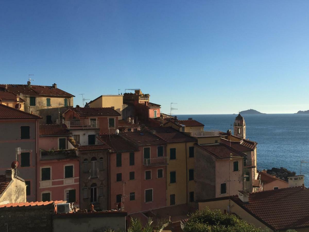 Appartamento Un Giorno Di Sole Леричи Экстерьер фото